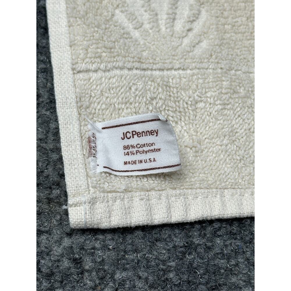 Vintage 80s sculpted cotton blend hand towel sea shells cream 15.5x24 cottage - Picture 8 of 10